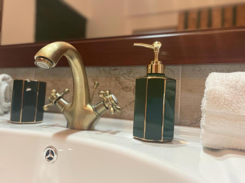 Doctor House Standard, Suites & Luxury Rooms Enna Exteriör bild