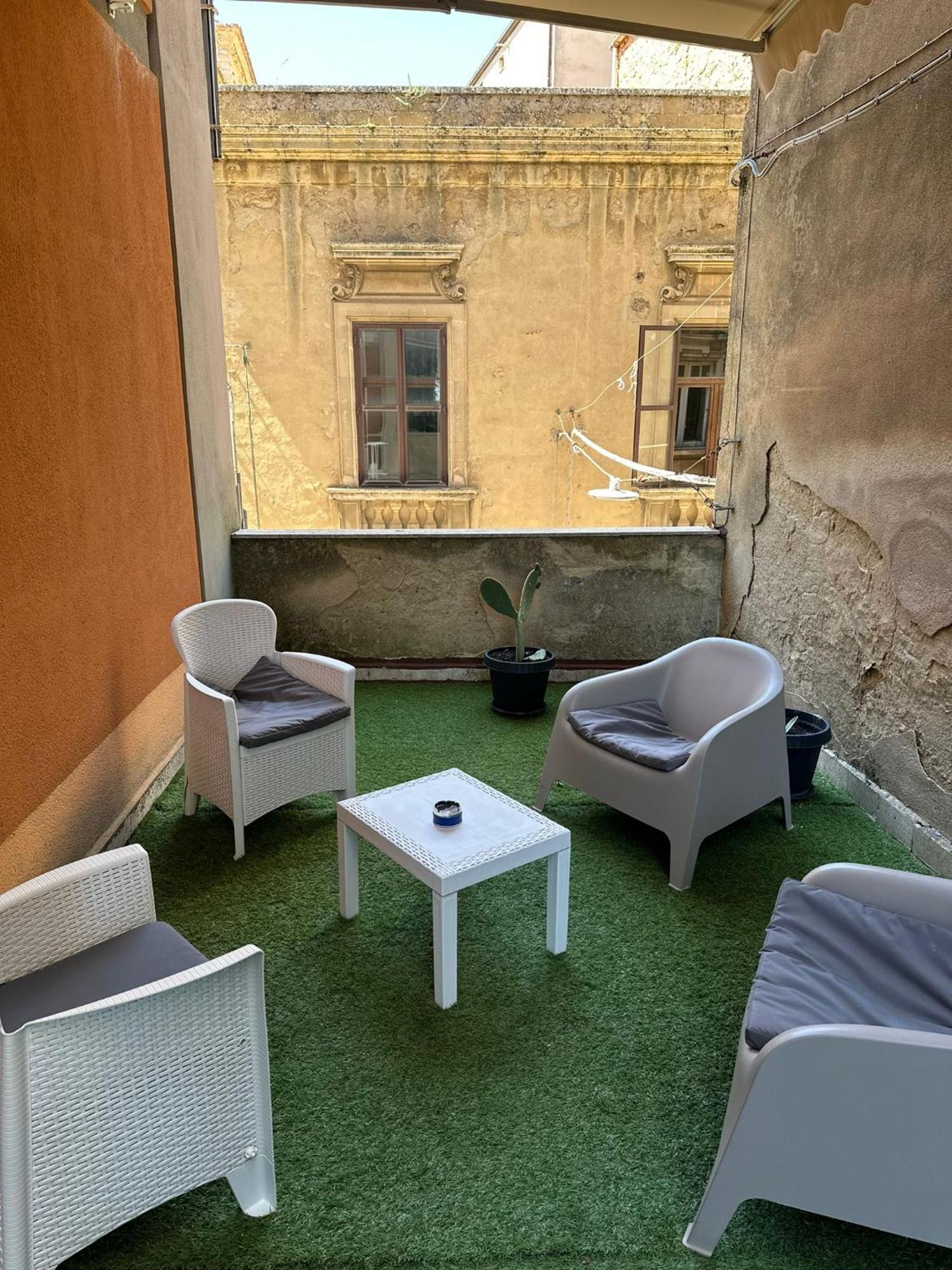 Doctor House Standard, Suites & Luxury Rooms Enna Exteriör bild