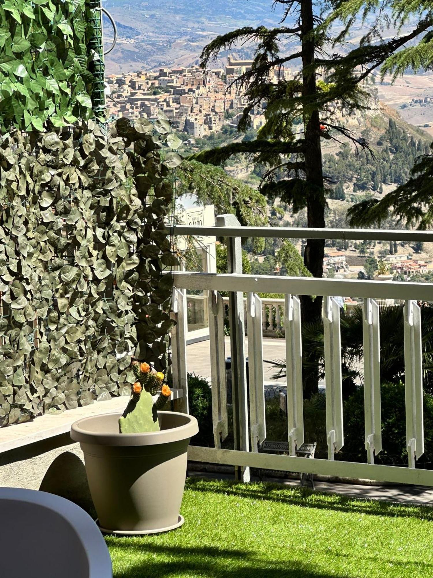 Doctor House Standard, Suites & Luxury Rooms Enna Exteriör bild